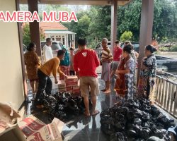 Ratusan Rumah Terendam Air, Pemdes Keban Satu Bagikan Sembako
